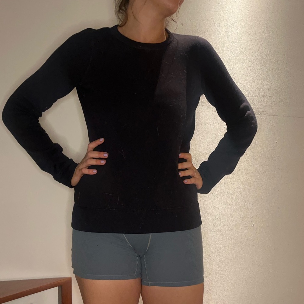 black lululemon fleece crew neck